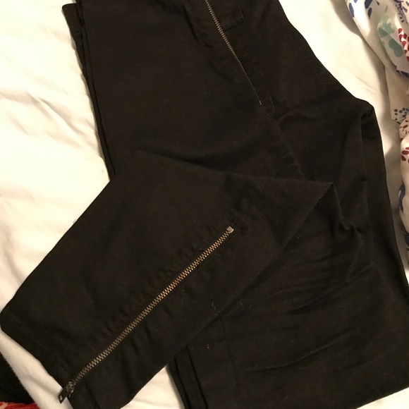 GAP Black Jean Leggings with Zipper - Picture 4 of 4
